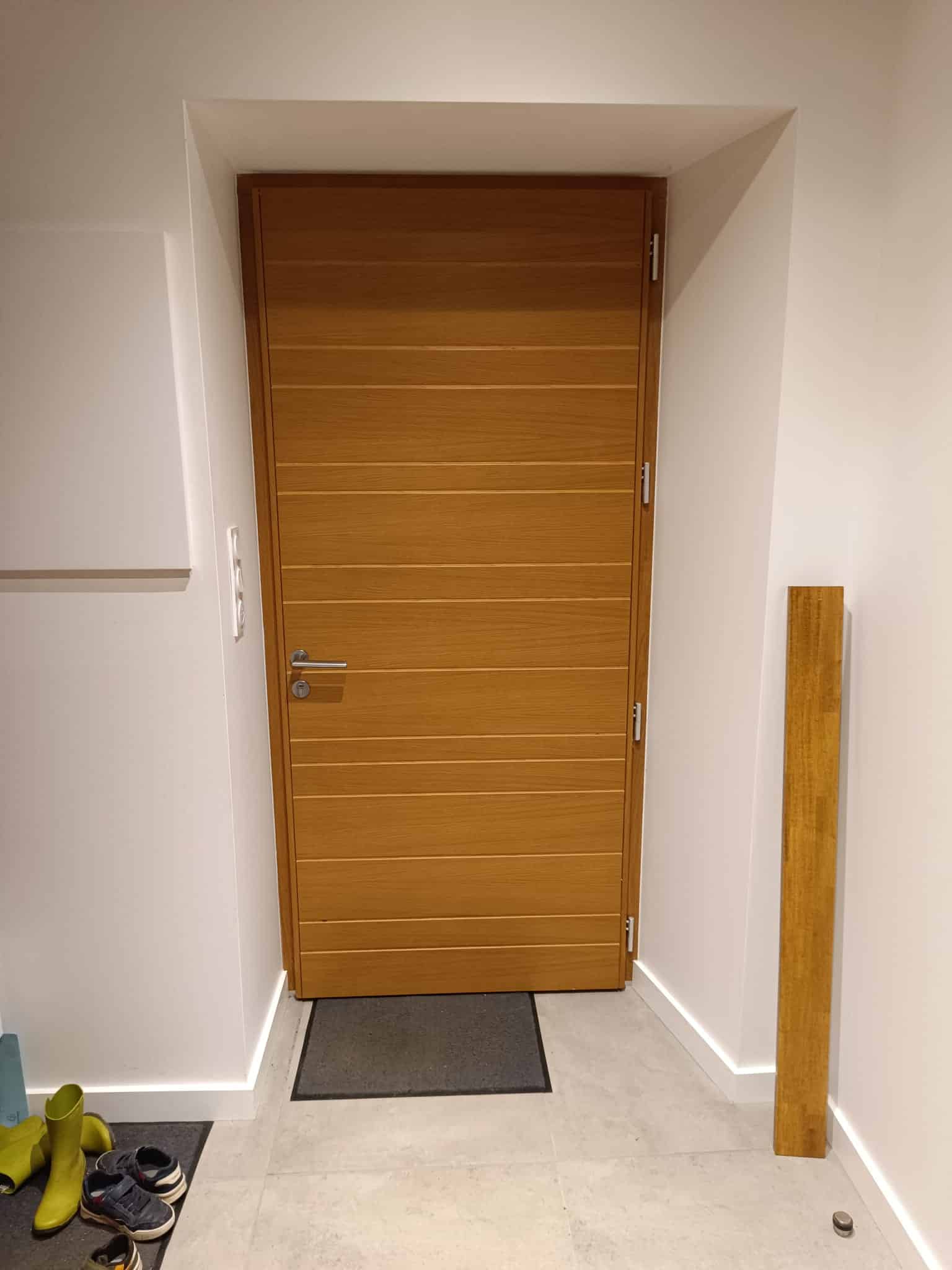 Porte d’entrée Zilten en bois chêne clair modèle Unik Vichy à Halsou
