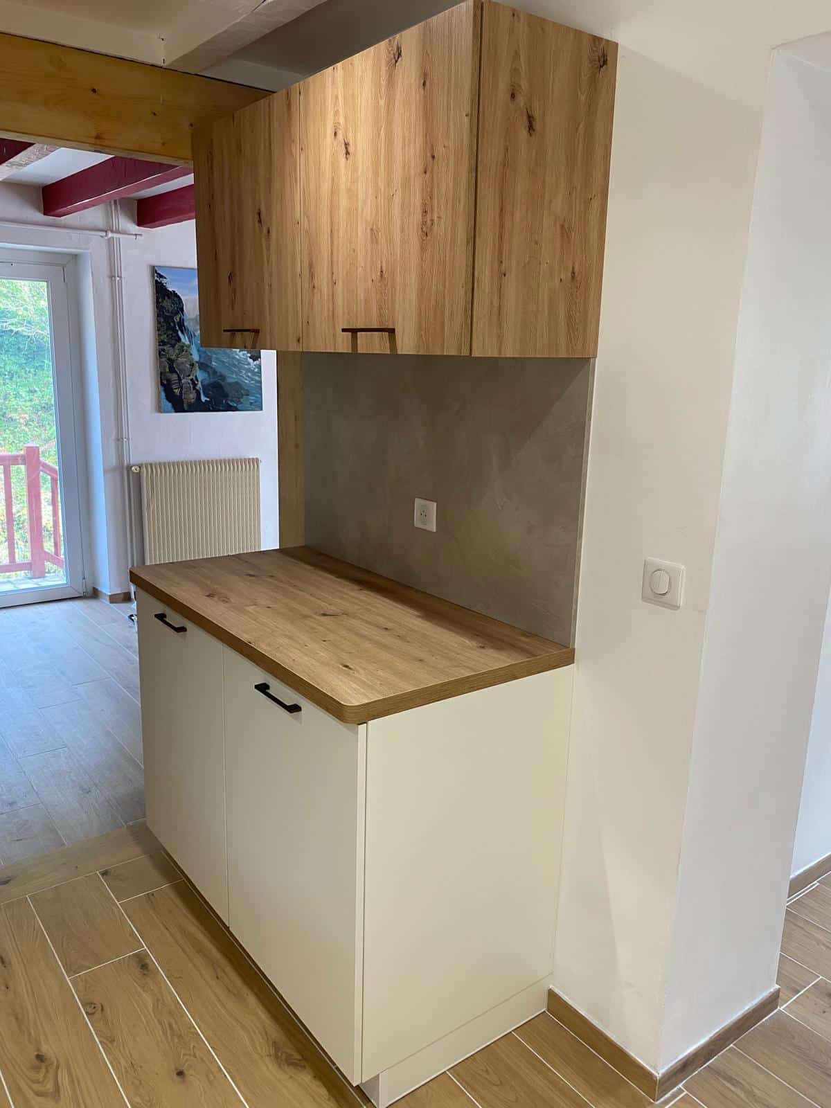 Cuisine Burger rénovée à Ayherre – vue générale