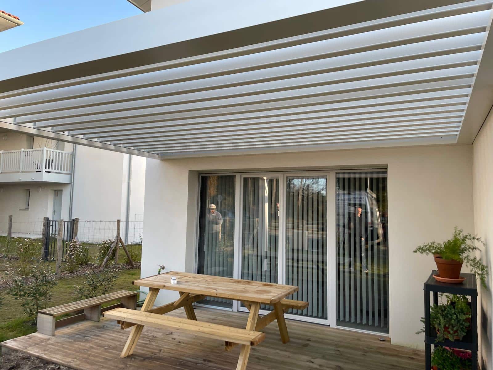 Détail structure pergola bioclimatique Linxe
