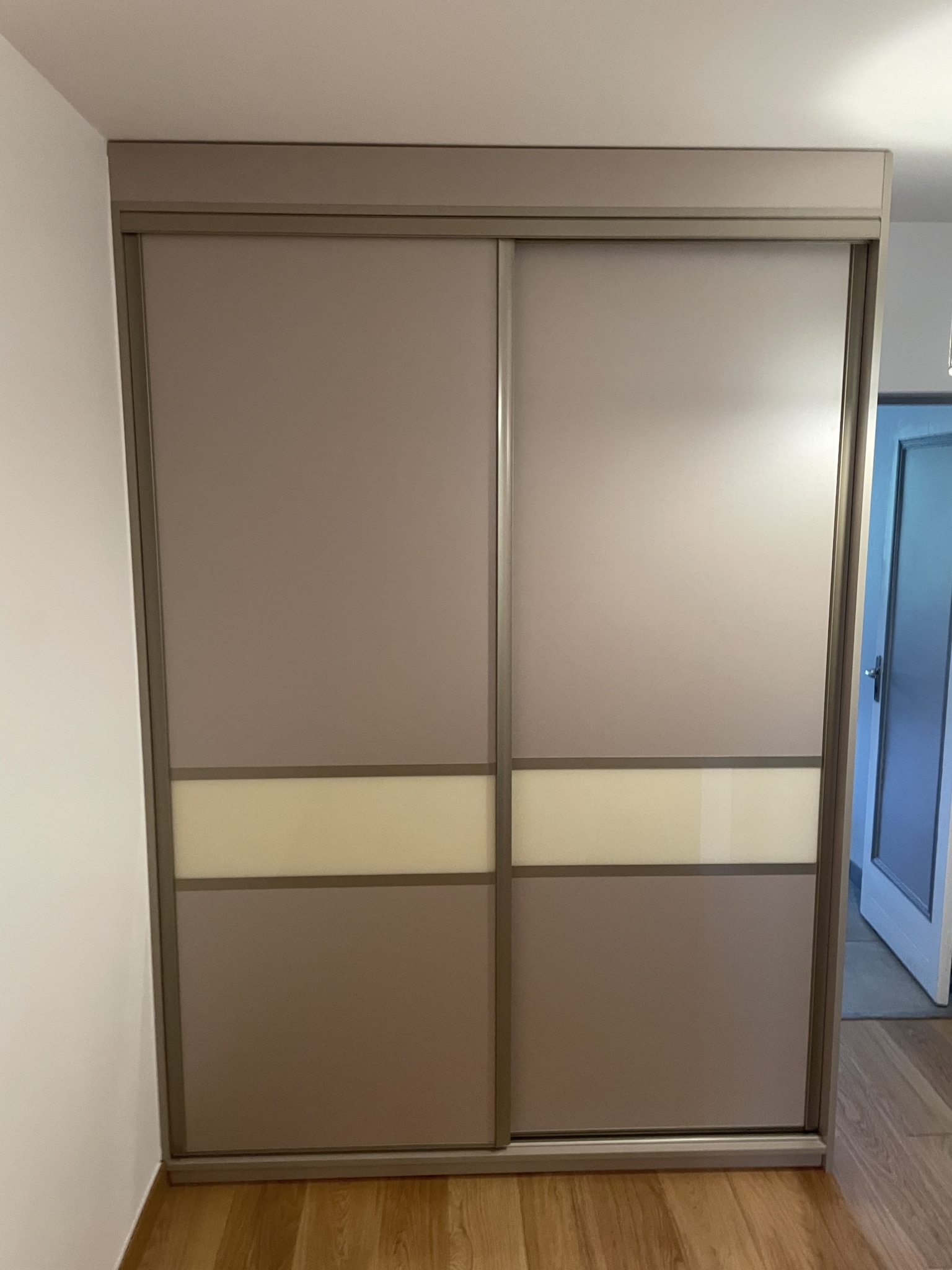 Placard design Coulidoor acier champagne Anglet