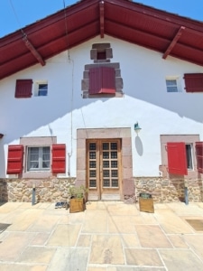 ancienne porte entree avant renovation saint jean le vieux donazaharre